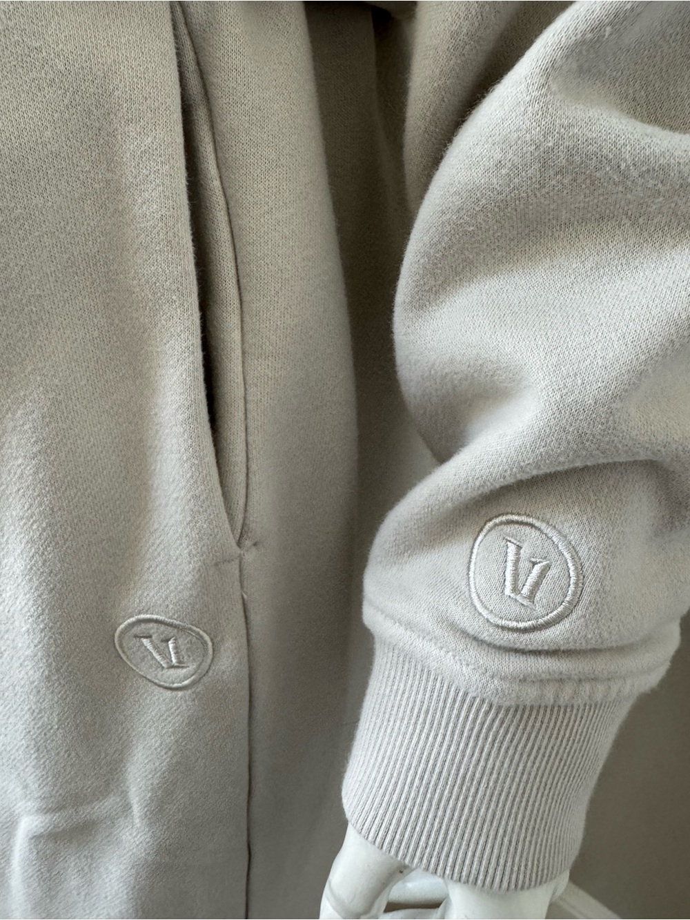 VUORI - 2 pc cropped quarter zip (Sm) & matching joggers (Med) - Picture 2 of 6